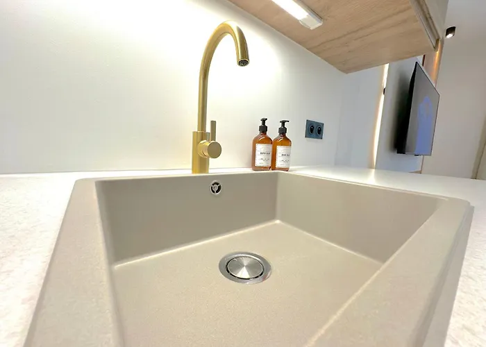 Monaco # - 6 Persons - 2 Bedrooms - Full Renovated - Private Parking - Full Clim - Hypercenter - And Sun * Menton