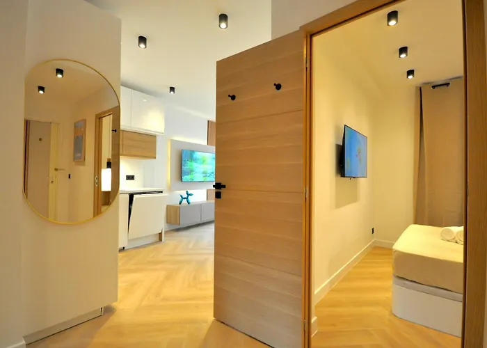 Апартаменты Monaco # - 6 Persons - 2 Bedrooms - Full Renovated - Full Clim - Hypercenter - And Sun