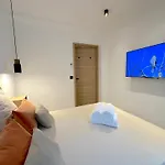 Apartment Monaco # - 6 Persons - 2 Bedrooms - Full Renovated - Private Parking - Full Clim - Hypercenter - And Sun Menton