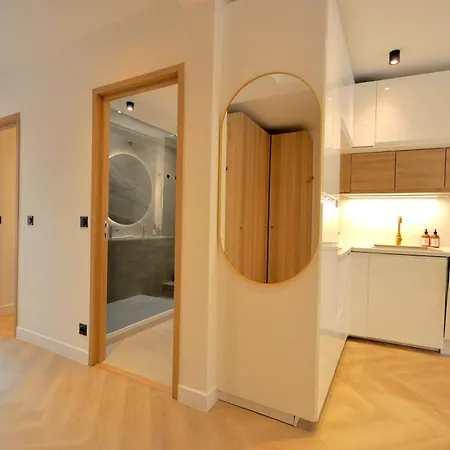 Monaco - Menton - Full Clim - 6 Persons - 2 Bedrooms - Full Renovated - Hypercenter - Beach And Sun Appartamento