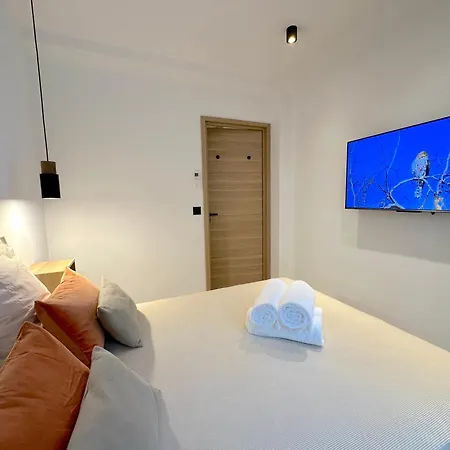 Apartment Monaco # - 6 Persons - 2 Bedrooms - Full Renovated - Private Parking - Hypercenter - Clim - And Sun Menton