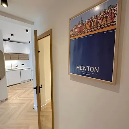 MONACO - MENTON - 6 PERSONS - 2 BEDROOMS - FULL RENOVATED - FULL CLIM - HYPERCENTER - BEACH AND SUn Apartment *
