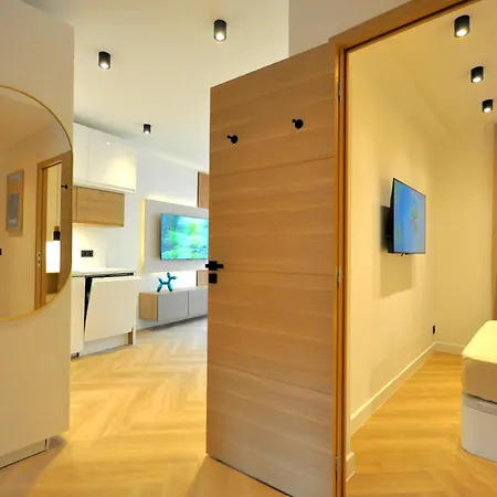 Apartman Monaco # - 6 Persons - 2 Bedrooms - Full Renovated - Private Parking - Hypercenter - Clim - And Sun